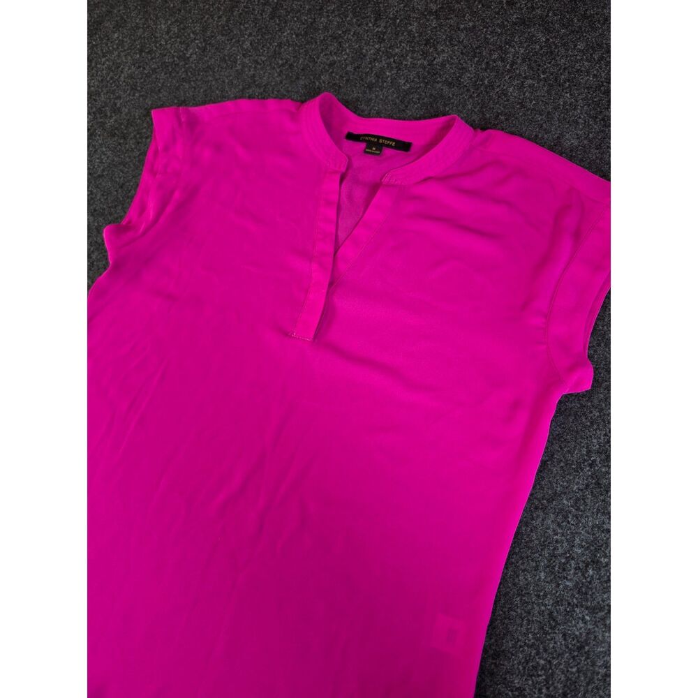 Cynthia Steffe Blouse Women's Medium Fuchsia Pink Split Neck Short Sleeve Tunic